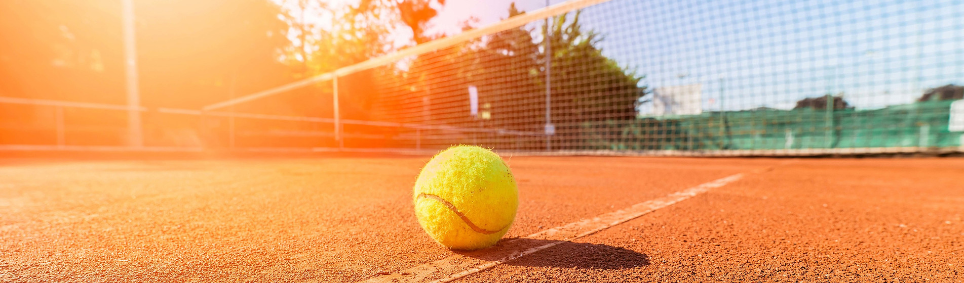 Sunny-day-summer-tennis-stadium-ground_3